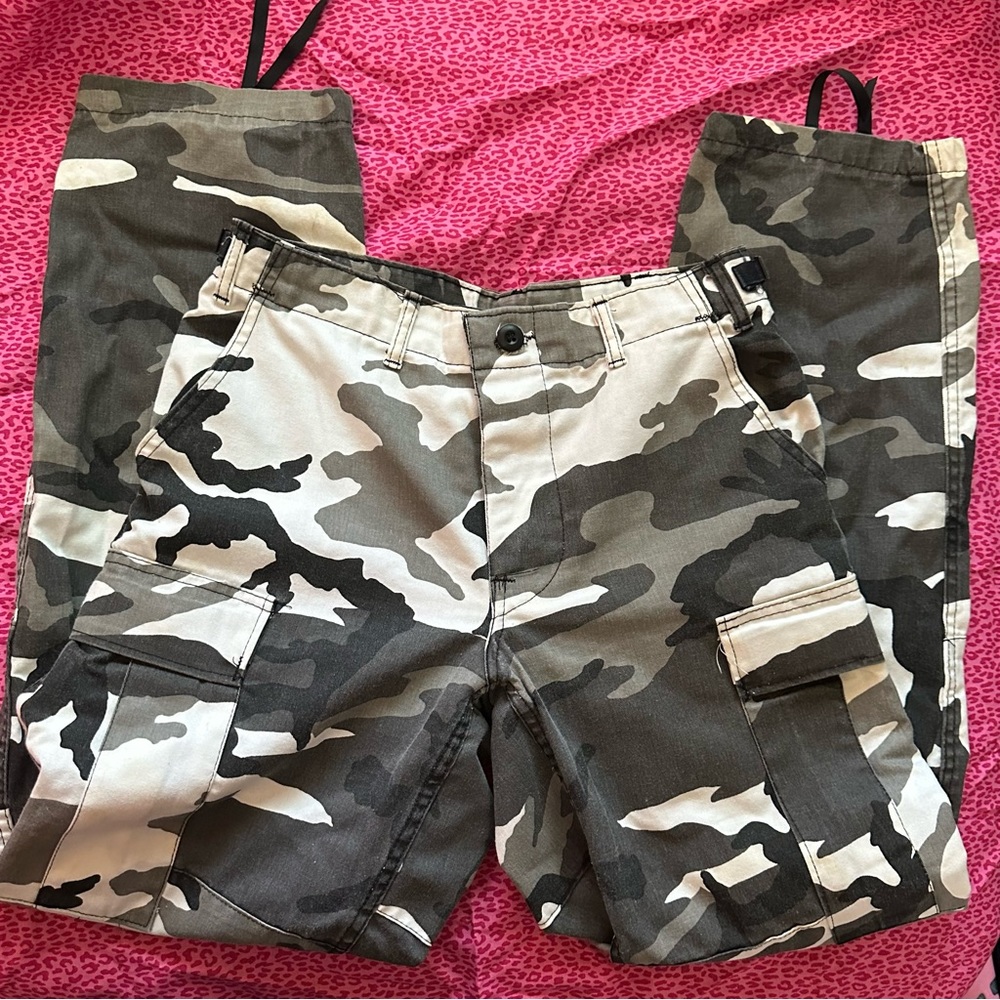 camo cargo pants